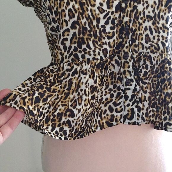 Love Tree Brown Leopard Print Peplum Smock Cropped Blouse Large NWOT - Picture 10 of 16